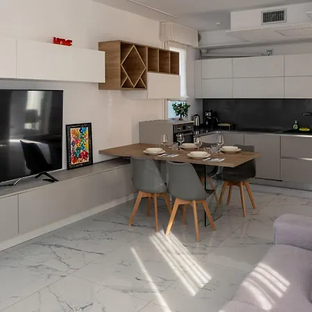 Adige -m3 Apartment